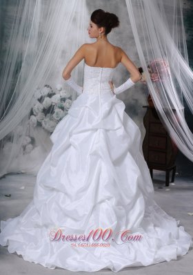 Amazing Strapless Taffeta Appliques Wedding Dress