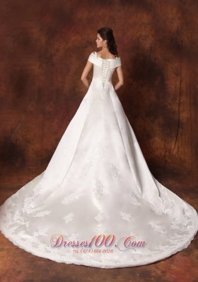 Elegant Appliques Off Shoulder Wedding Dress