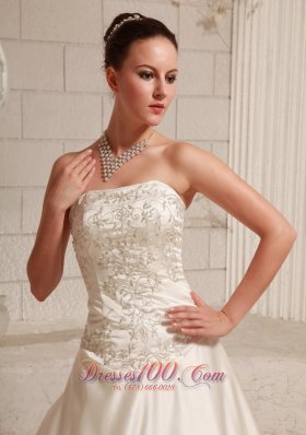 High Quality Satin Embroidery Over Wedding Dress