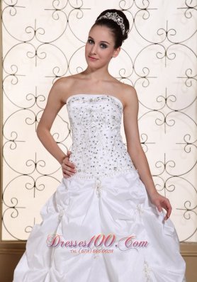 Pick-ups Embroidery Taffeta Strapless Wedding Gown