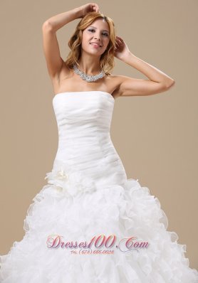 Exquisite Ruffles Decorate Bodice Organza Wedding Dress