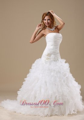 Exquisite Ruffles Decorate Bodice Organza Wedding Dress