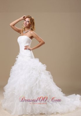 Exquisite Ruffles Decorate Bodice Organza Wedding Dress