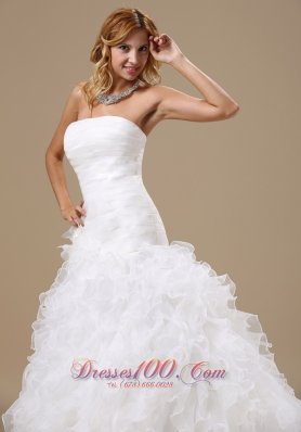 Exquisite Ruffles Decorate Bodice Organza Wedding Dress