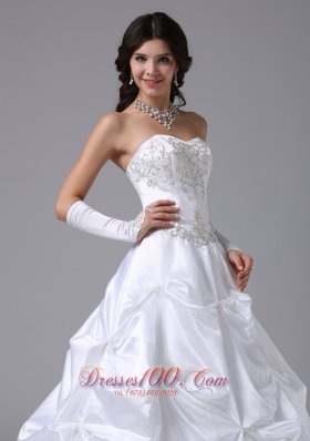 Nifty Appliques Bodice Ruffles Wedding Dress