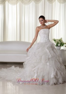 Lovely Strapless Organza Appliques Wedding Dress