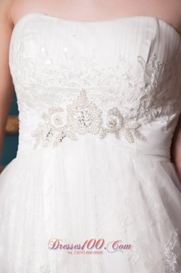 Pretty Strapless Tulle Beading Wedding Gown