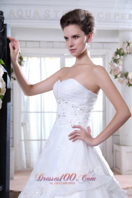 Pretty Beading Wedding Gown Brush Train Organza