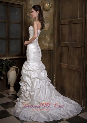 Mermaid Strapless Taffeta Ruffles Bridal Dress