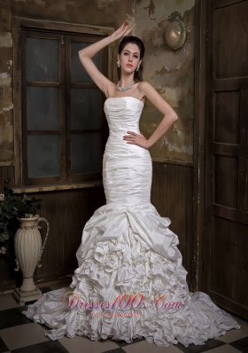 Mermaid Strapless Taffeta Ruffles Bridal Dress