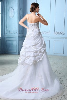 Sweetheart Appliques And Ruch Tulle Court Train Wedding Dress