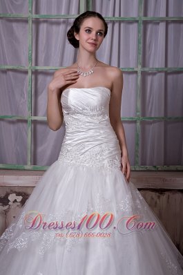 Chapel Train Princess Bridal Dress Strapless Appliques