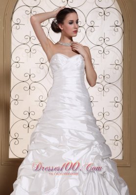 Sweetheart Taffeta Chapel Train Wedding Gown Pick-ups