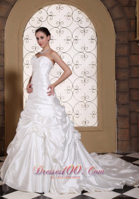 Sweetheart Taffeta Chapel Train Wedding Gown Pick-ups