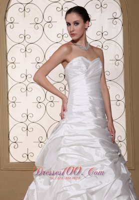 Sweetheart Taffeta Chapel Train Wedding Gown Pick-ups