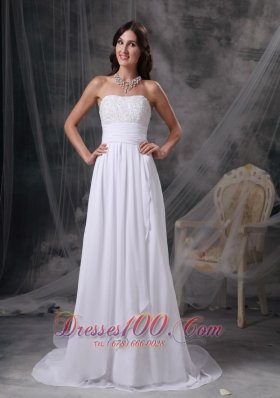 Appliques Strapless Ruch Chiffon Bridal Dress With Watteau Train