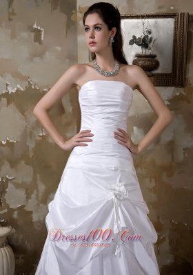 Strapless Taffeta Bridal Wedding Gown With Hand Made Flower