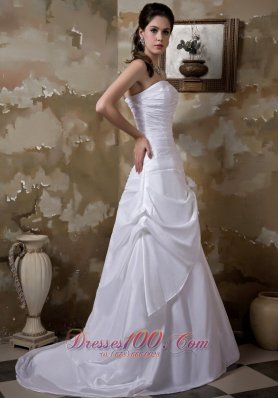 Strapless Taffeta Bridal Wedding Gown With Hand Made Flower