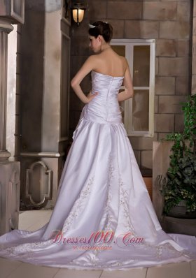 Sweetheart Chapel Train Wedding Gown Appliques With Beading