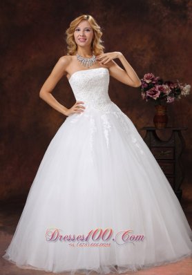 Appliques Strapless Ball Gown Floor-length A-line Wedding Dress