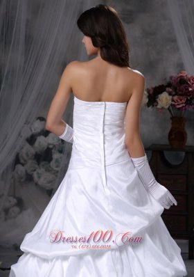 Low Price Taffeta Beading A-line Strapless Wedding Dress