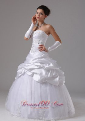 Appliques and Pick-ups Wedding Dress Taffeta And Tulle