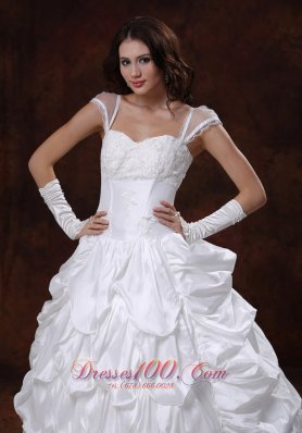 White Straps Appliques Sweetheart Neckline Wedding Gown