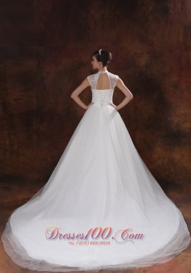 Organza High Neckline Bridal Dress With Appliques Decorate