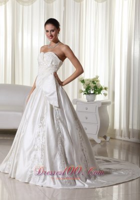 Sweetheart Satin Wedding Dress Embroidery A-line Chapel Train