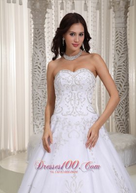 Sweetheart A-line Wedding Dress Organza Appliques Court Train