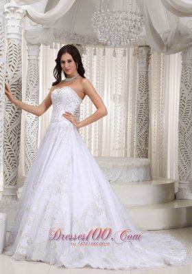 Sweetheart A-line Wedding Dress Organza Appliques Court Train