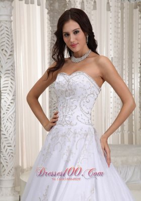 Sweetheart A-line Wedding Dress Organza Appliques Court Train