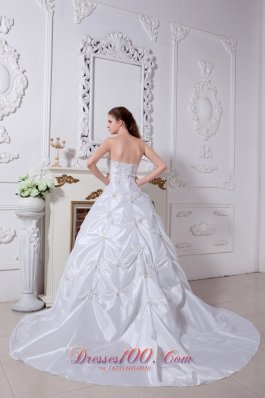 Taffeta Court Train Wedding Gown Strapless Embroidery