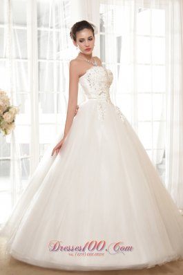 Brand New Strapless Tulle Wedding Dress with appliques