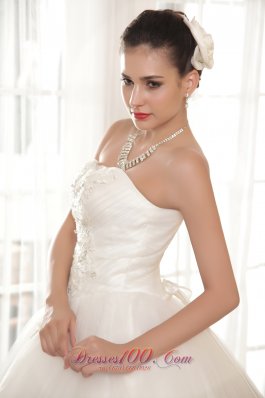 Brand New Strapless Tulle Wedding Dress with appliques