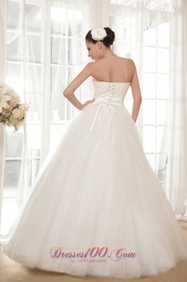 Brand New Strapless Tulle Wedding Dress with appliques