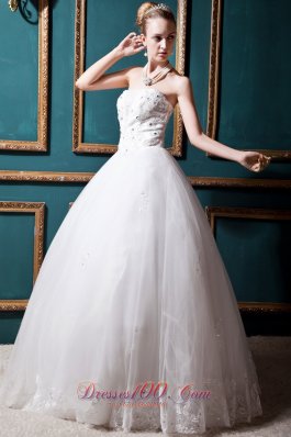 Ball Gown Strapless Floor-length Tulle Beading Wedding Dress