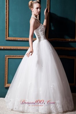 Ball Gown Strapless Floor-length Tulle Beading Wedding Dress