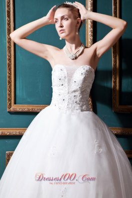 Ball Gown Strapless Floor-length Tulle Beading Wedding Dress