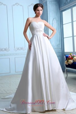 Sweetheart Ruch and Beading Wedding Dress with Court Train