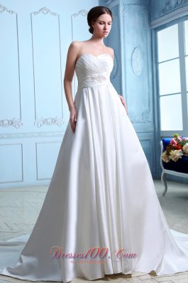 Sweetheart Ruch and Beading Wedding Dress with Court Train