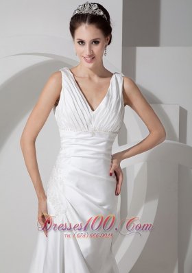 Column Wedding Dress V-neck Court Train Ruch and Appliques