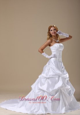 Customize Retro Wedding Dress Pick-ups around 200