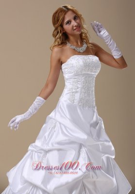 Customize Retro Wedding Dress Pick-ups around 200