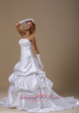 Customize Retro Wedding Dress Pick-ups around 200