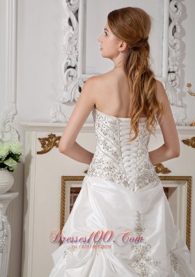 Luxurious Sweetheart Wedding Dress Appliques Unique Design