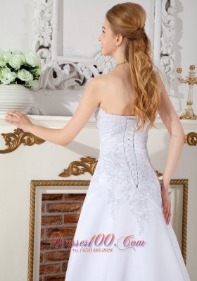 Retro White Bridal Gowns Court Train Satin