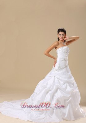 Embroidery Chapel Train Bridal Gowns Pick-ups Taffeta