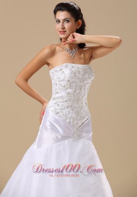 Exclusive Embroidery Wedding Dress Sheath Chapel Train