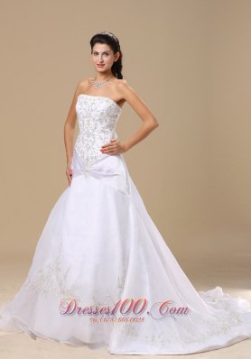 Exclusive Embroidery Wedding Dress Sheath Chapel Train